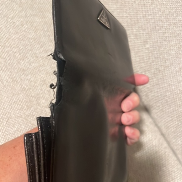 **UNDER CONSTRUCTION** GUC Prada Black Saffiano Leather Double Snap Wallet - Picture 7 of 16
